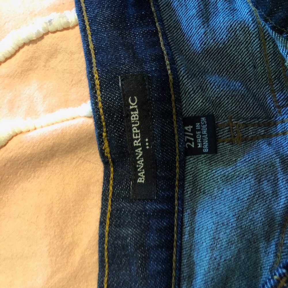 SIZE 27 BANANAS REPUBLIC SHORTS